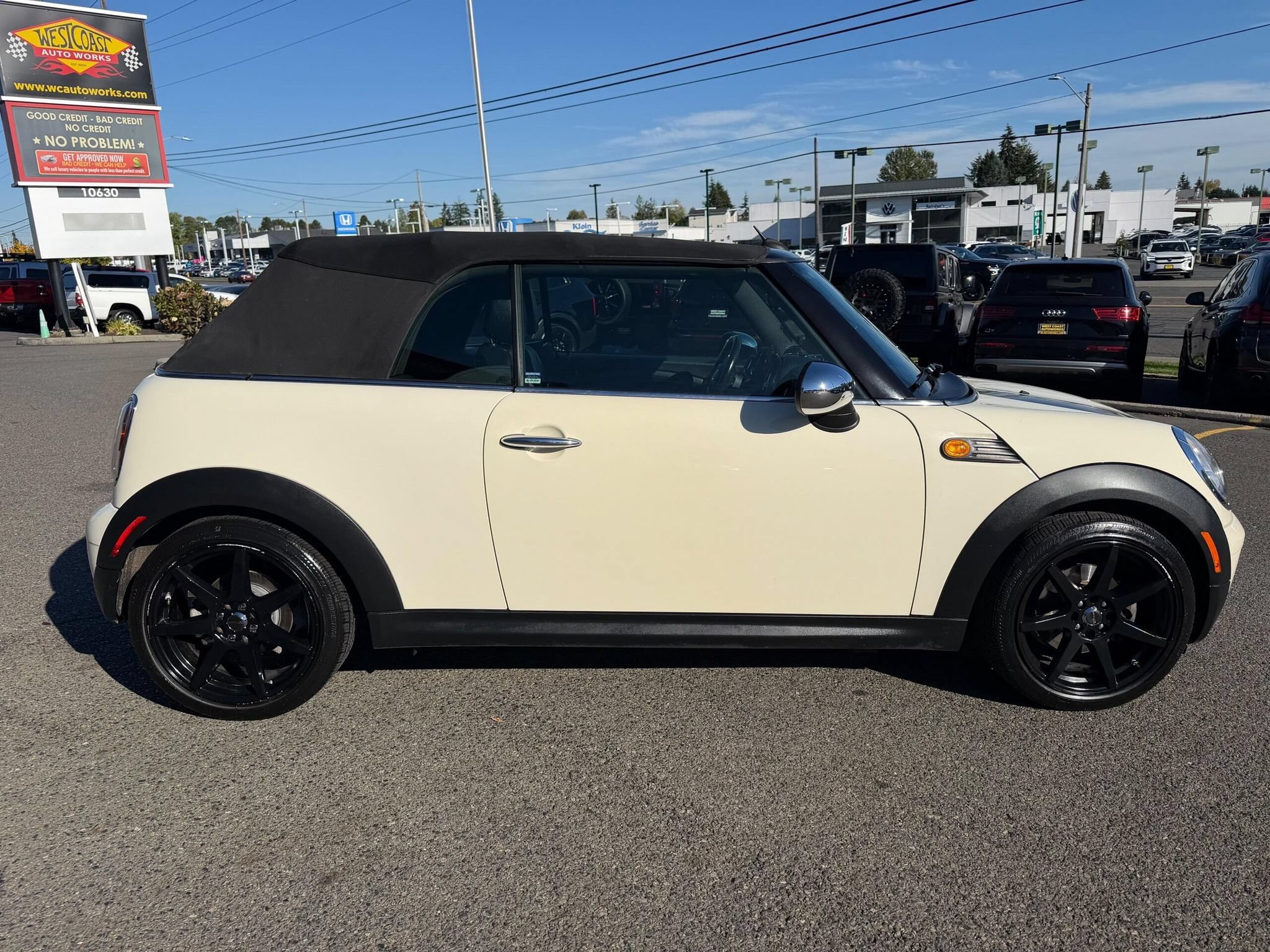 Used 2010 MINI Cooper Convertible FWD image 8