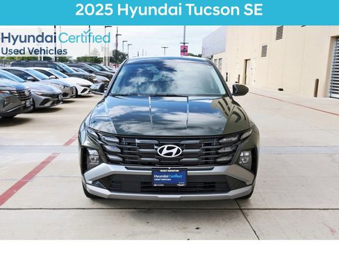 Used 2025 Hyundai Tucson SE FWD image 3