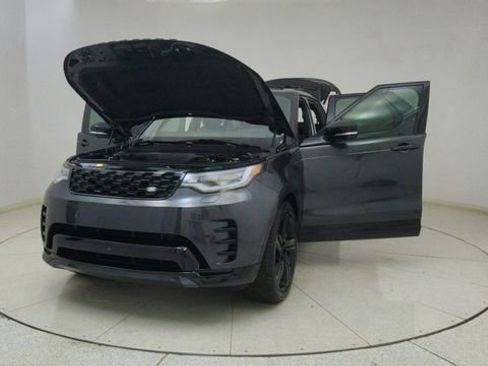 Used 2024 Land Rover Discovery Dynamic SE AWD/4WD image 75