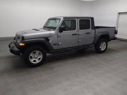 Used 2020 Jeep Gladiator Sport w/ Quick Order Package 24S AWD/4WD image 2