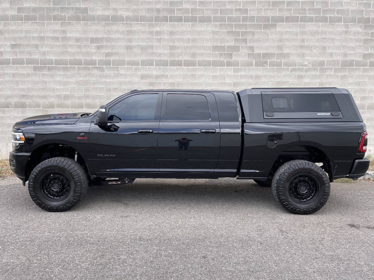 Used 2024 RAM 3500 Laramie w/ Night Edition AWD/4WD image 9