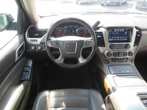 Used 2020 GMC Yukon XL Denali image 16