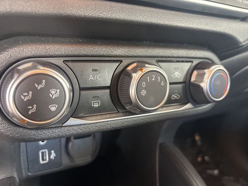 Used 2025 Nissan Versa S FWD image 15