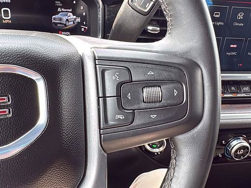 Used 2025 GMC Sierra 1500 SLT AWD/4WD image 19