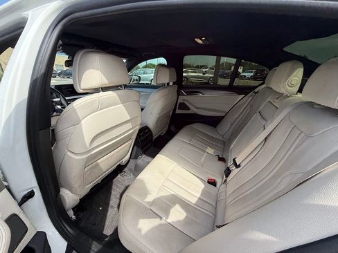 Used 2018 BMW 540i RWD image 9