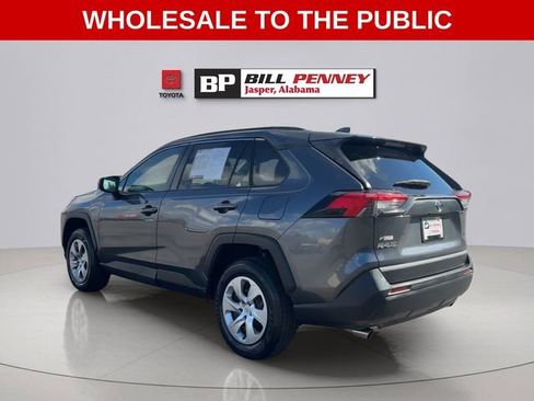 Used 2020 Toyota RAV4 LE FWD image 3