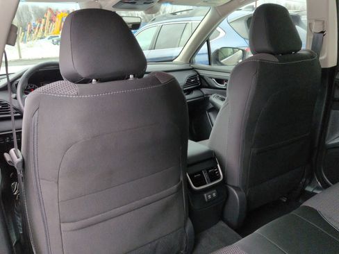 Used 2022 Subaru Outback Premium image 19