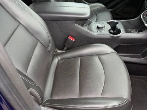 Used 2023 GMC Terrain SLT AWD/4WD image 8