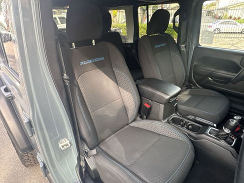 Used 2025 Jeep Wrangler Unlimited Rubicon 4xe w/ Convenience Group image 26