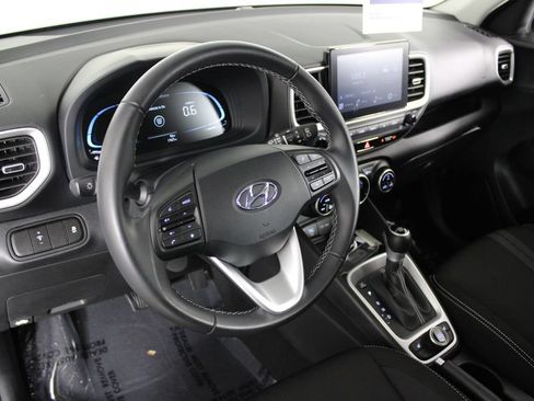 Certified 2026 Hyundai Venue SEL FWD image 18