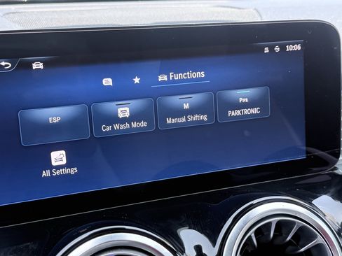 Used 2025 Mercedes-Benz GLB 250 image 76