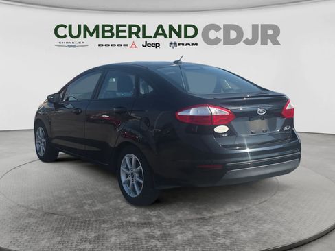 Used 2017 Ford Fiesta SE w/ Equipment Group 201A FWD image 4