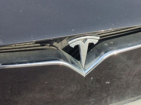 Used 2016 Tesla Model X 90D image 11