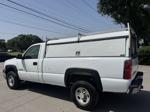 Used 2006 Chevrolet Silverado 2500 W/T RWD image 3