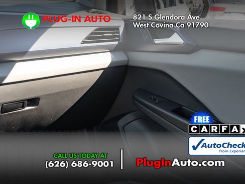 Used 2022 Volkswagen Taos SE w/ Panoramic Sunroof Package image 17