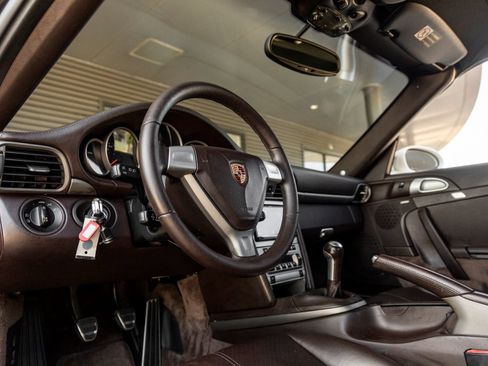 Used 2006 Porsche 911 Carrera RWD image 4