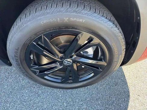 Used 2025 Volkswagen Atlas Cross Sport SEL R-Line image 29