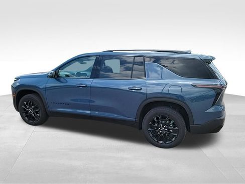 Used 2024 Chevrolet Traverse LT w/ Midnight/Sport Edition AWD/4WD image 11