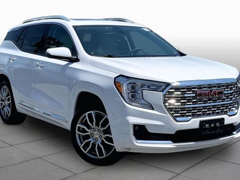 Used 2023 GMC Terrain Denali w/ Denali Premium Package AWD/4WD image 3