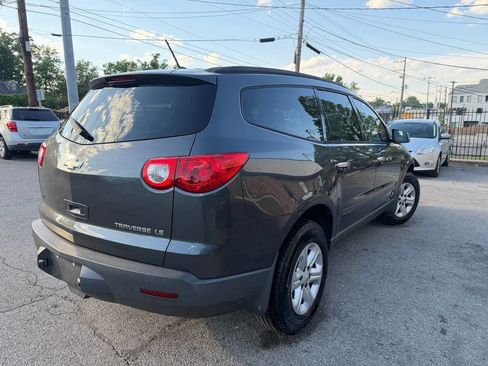 Used 2011 Chevrolet Traverse LS FWD image 4