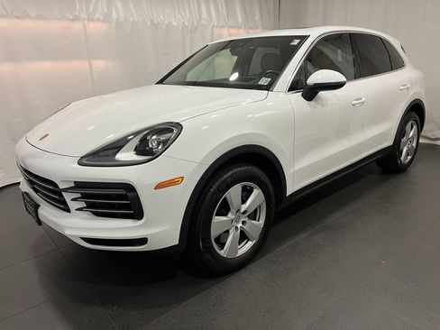 Certified 2022 Porsche Cayenne image 1