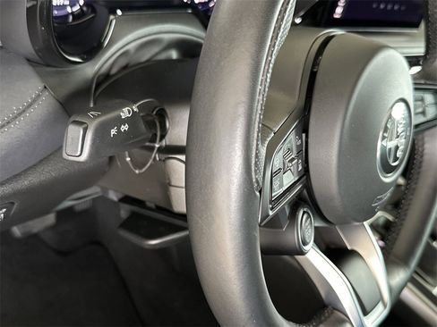 Used 2024 Alfa Romeo Tonale Ti image 19