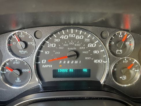 Used 2025 Chevrolet Express 3500 LT w/ LT Preferred Equipment Group RWD image 25