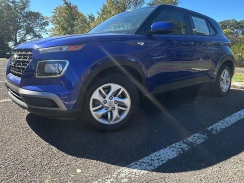 Used 2021 Hyundai Venue SE image 6