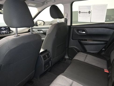 Used 2025 Nissan Rogue SV FWD image 10
