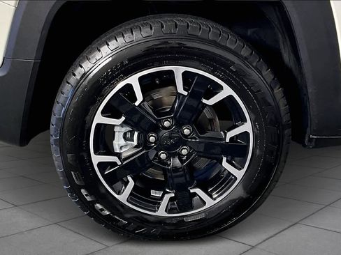 Used 2023 Jeep Renegade Trailhawk image 10