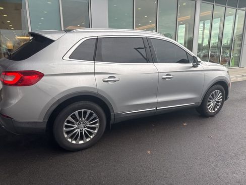 Used 2017 Lincoln MKX Select w/ Select Plus Package image 2