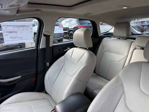 Used 2018 Ford Focus Titanium image 18