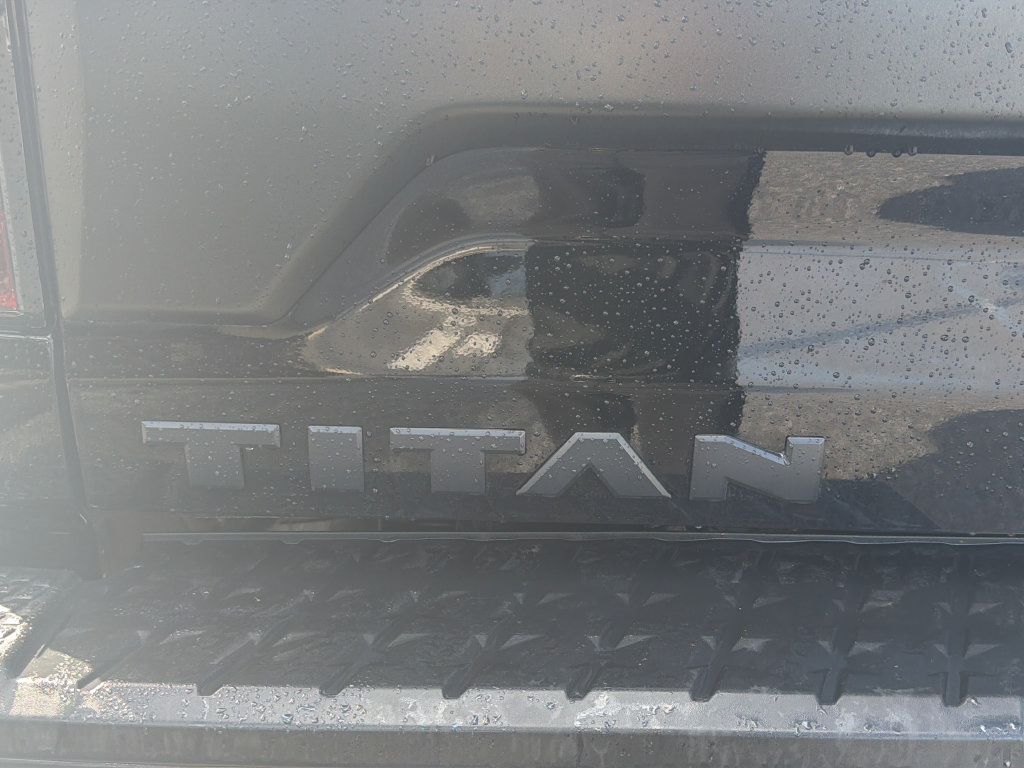 Used 2024 Nissan Titan PRO-4X w/ Pro-4x Convenience Package AWD/4WD image 15