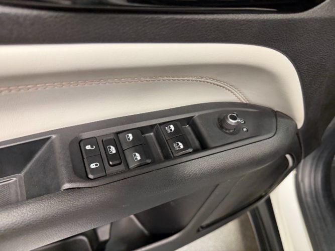 Used 2025 Jeep Compass Limited AWD/4WD image 11