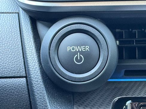 Used 2024 Toyota Prius XLE FWD image 23
