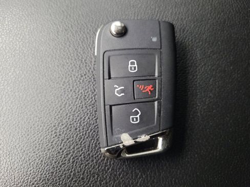 Used 2022 Volkswagen Tiguan S FWD image 32