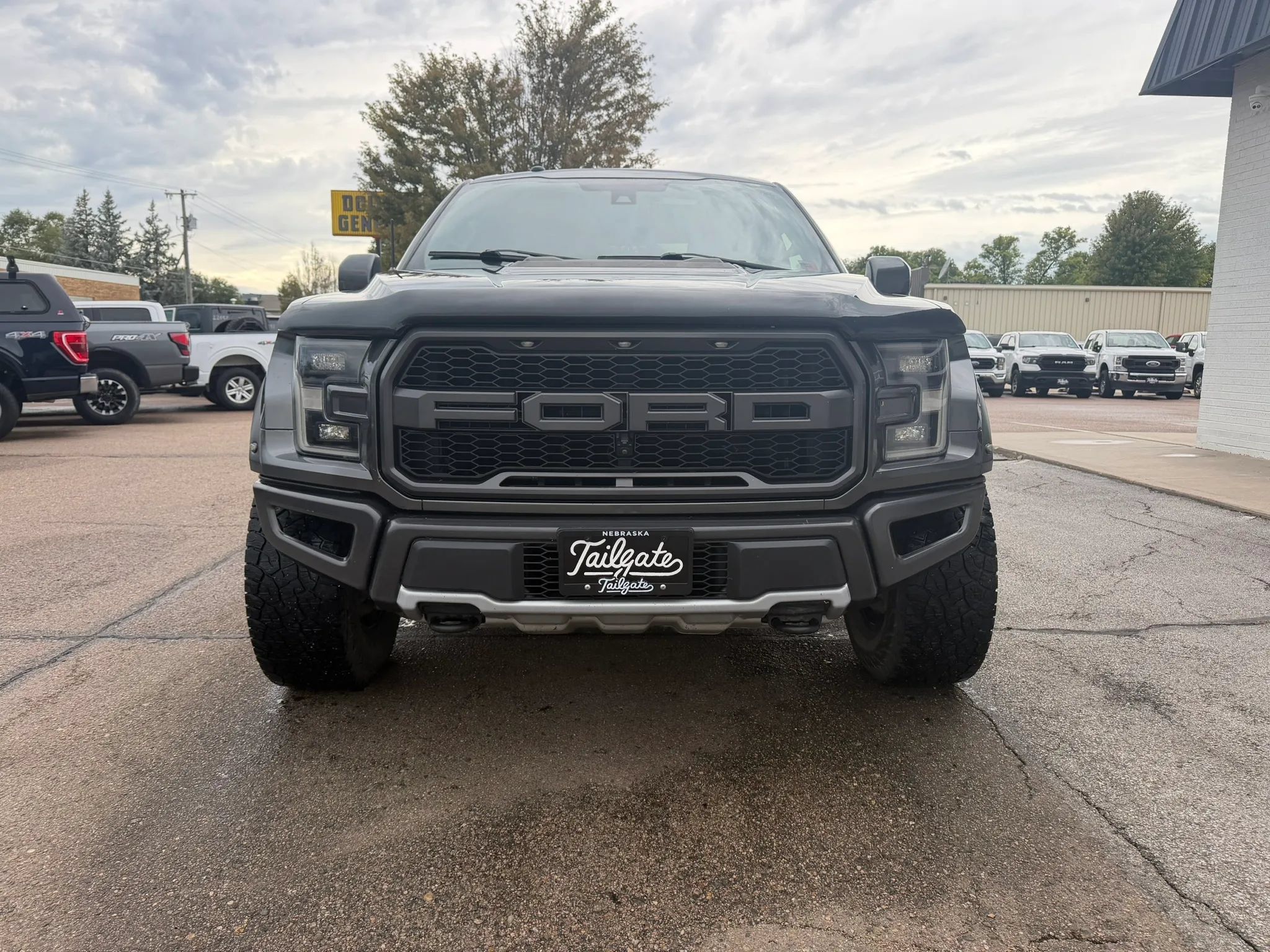 Used 2018 Ford F150 Raptor w/ Equipment Group 802A Luxury AWD/4WD image 3