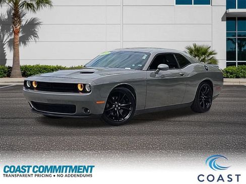 Used 2017 Dodge Challenger SXT Plus RWD image 1