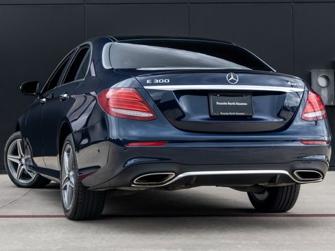 Used 2017 Mercedes-Benz E 300 4MATIC image 6