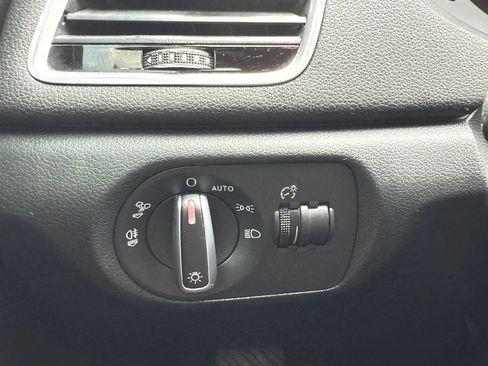 Used 2017 Audi Q3 2.0T Prestige w/ Prestige Package image 15