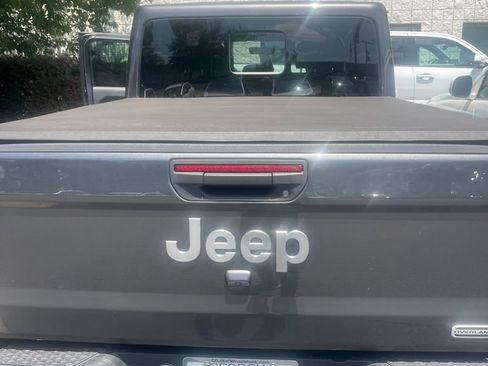 Used 2022 Jeep Gladiator Overland w/ Popular Equipment Package AWD/4WD image 16