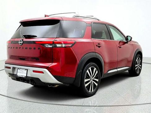 Used 2024 Nissan Pathfinder Platinum w/ Black Appearance Package AWD/4WD image 5