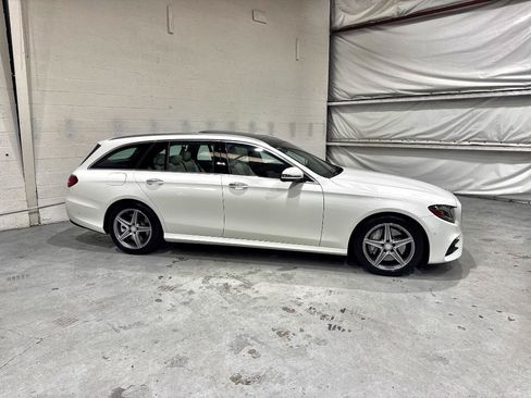 Used 2017 Mercedes-Benz E 400 4MATIC Wagon image 6