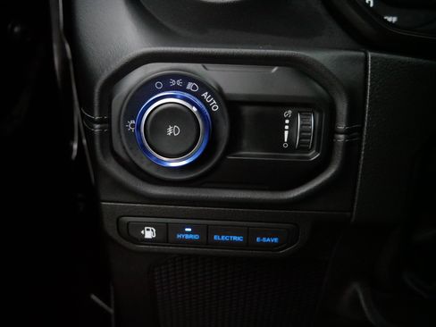 Used 2024 Jeep Wrangler High Altitude image 27
