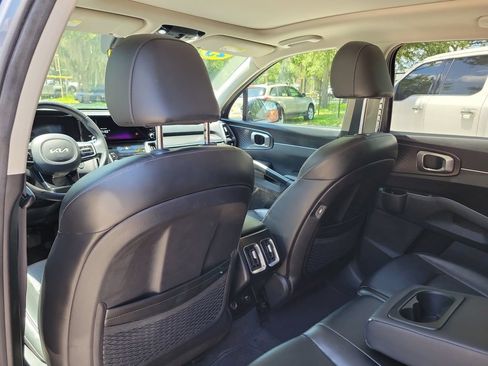 Used 2023 Kia Sorento S w/ Panoramic Sunroof Package FWD image 12