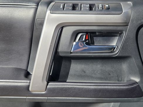 Used 2016 Toyota 4Runner SR5 image 33