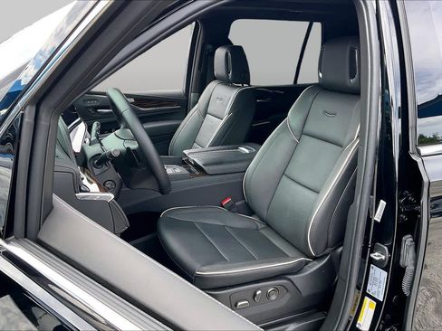 Used 2024 Cadillac Escalade Premium Luxury w/ LPO, Floor Liner Package AWD/4WD image 9
