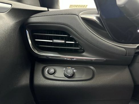 New 2026 Buick Envista Sport Touring w/ Convenience I Package FWD image 39