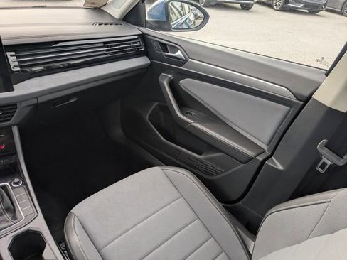Used 2025 Volkswagen Jetta SE image 19