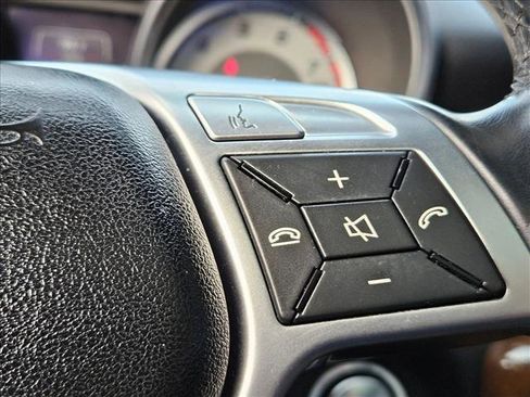 Used 2015 Mercedes-Benz SLK 350 image 17